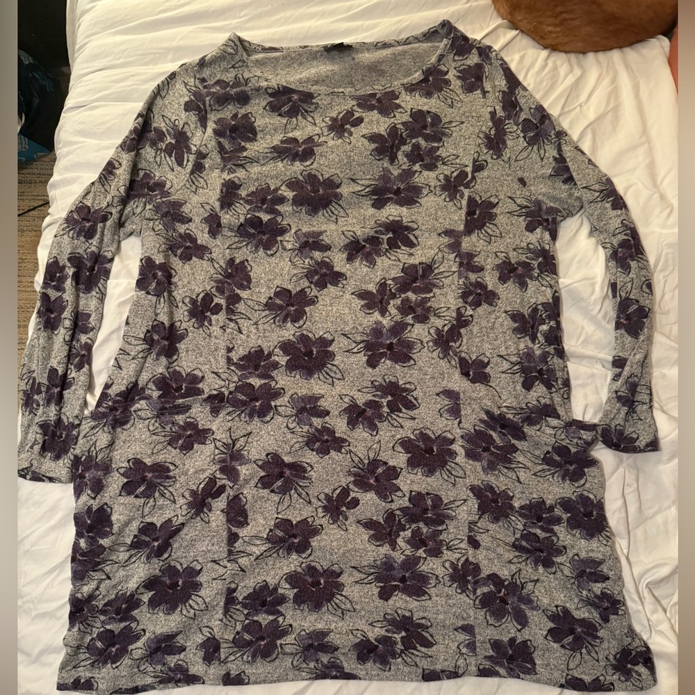 Gray and Purple Floral Top with POCKETS
